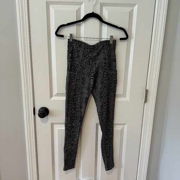 Champion Pants - Champion Black and Grey Snakeskin Printed Leggings - Size Small
